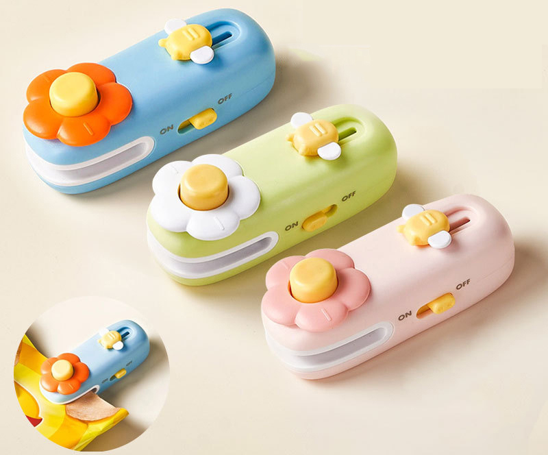 Portable Mini Heat Sealing Machine with Cutter & Magnet